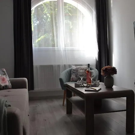 FŐNIX Design Rooms Debrecen Buitenkant foto