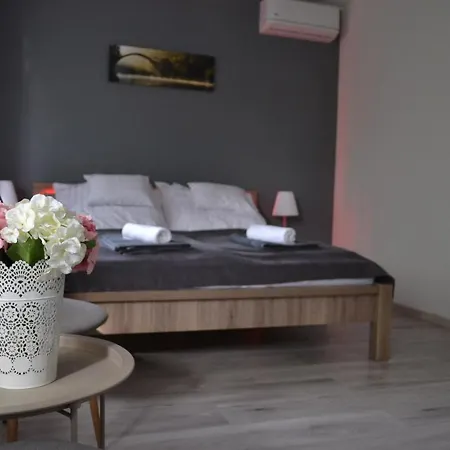 FŐNIX Design Rooms Debrecen Buitenkant foto