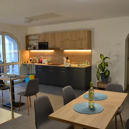FŐNIX Design Rooms Debrecen Buitenkant foto
