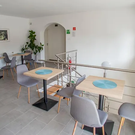 FŐNIX Design Rooms Debrecen Buitenkant foto