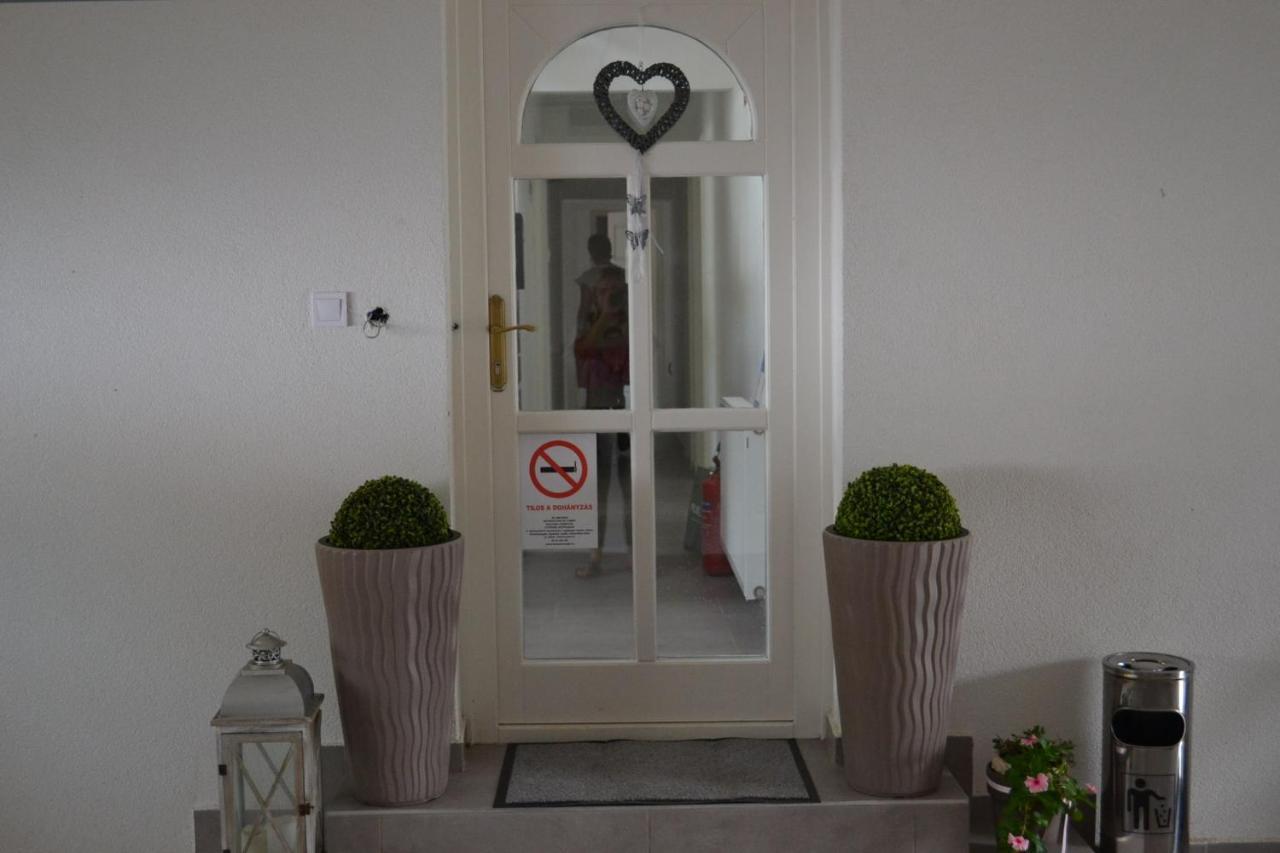 Bed & Breakfast Főnix Design *