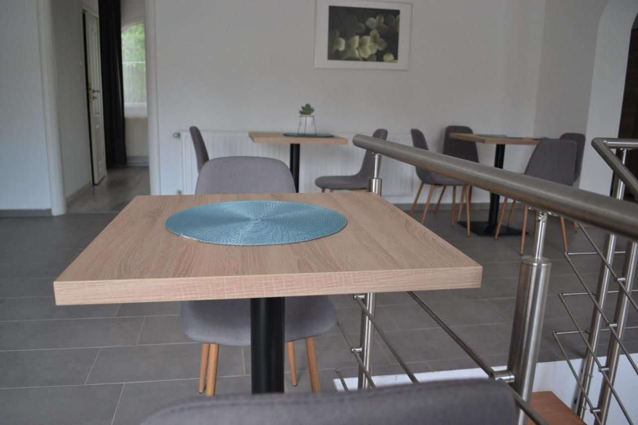 Főnix Design Bed & Breakfast *