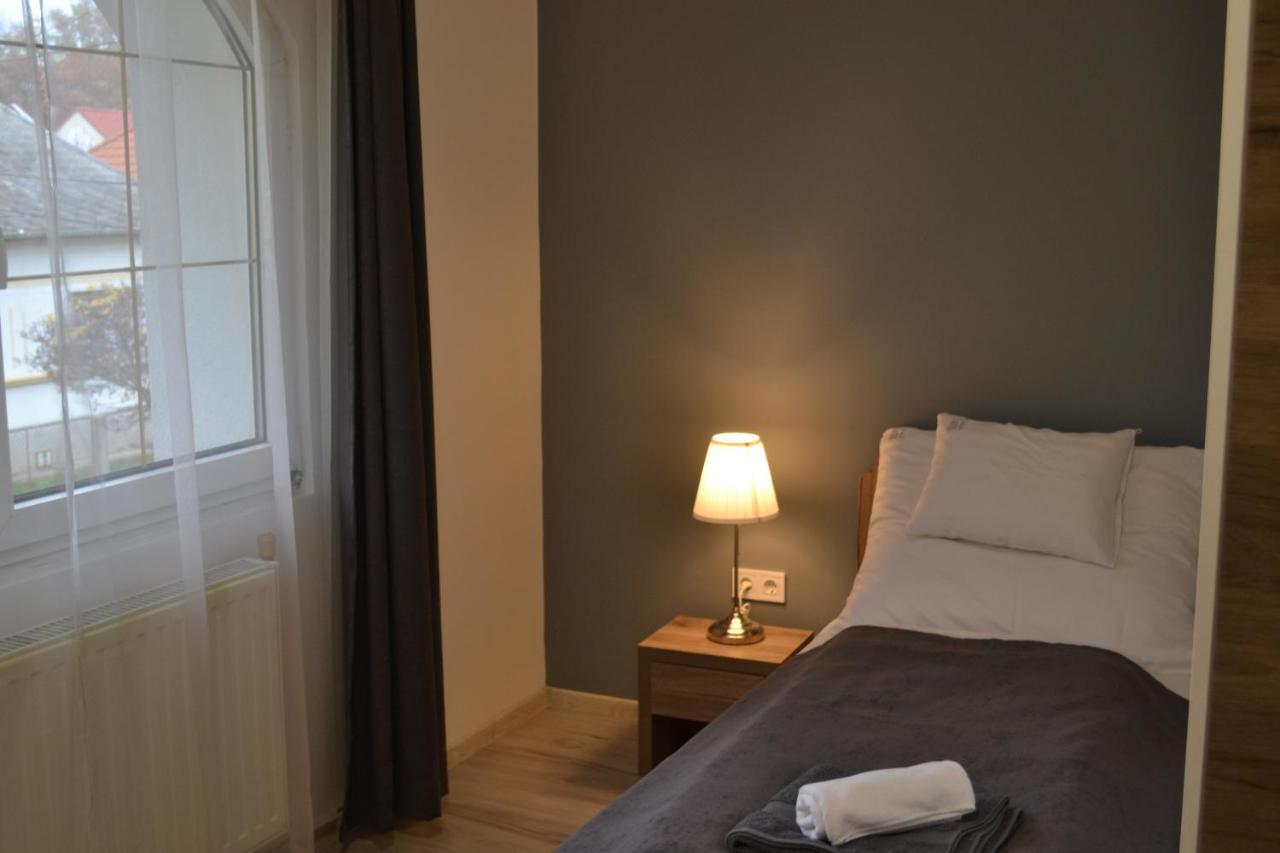 Főnix Design *